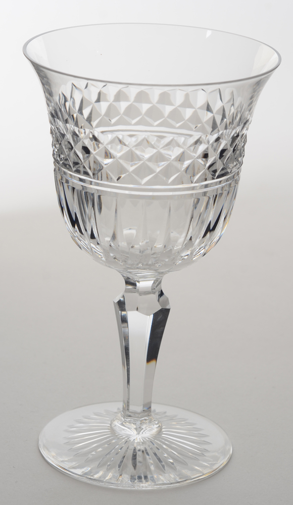 Val Saint-Lambert  — Verre de vin en crystal taillé, modèle Calvados (quantité: disponible)