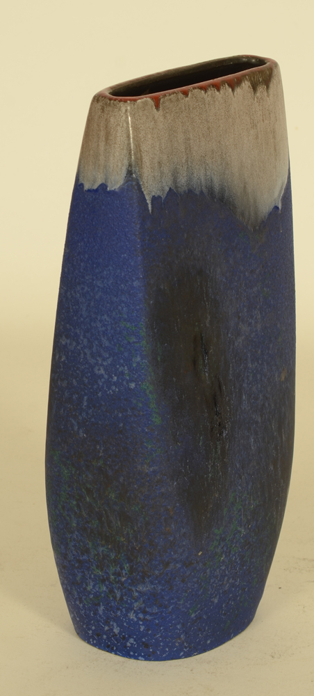 Ceramano Azzurro vase — Side view