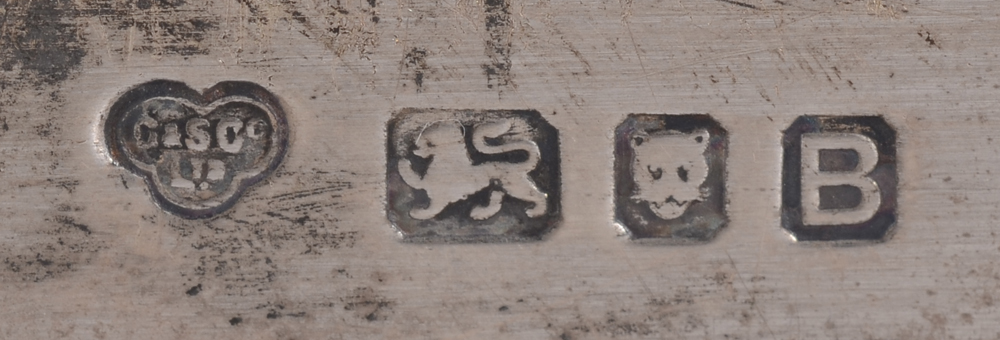 Goldsmiths & Silversmiths Co Ltd (London) — Marks at the back of the object
