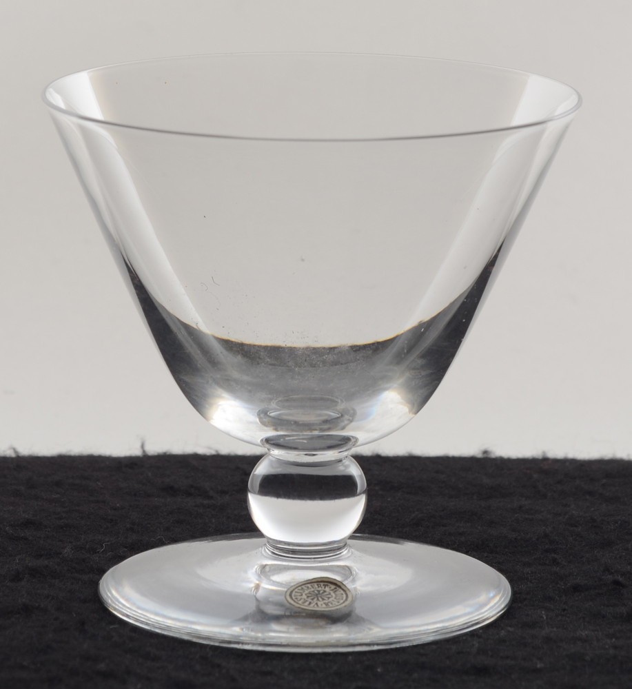 Val St-Lambert, model Bob, a crystal wine glass in art deco style — Verre à vin en cristal de style art deco