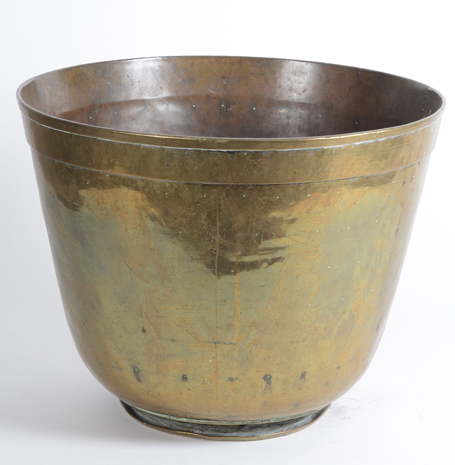 A massive brass candy sugar vessel, Flanders 19th century — Alternate view