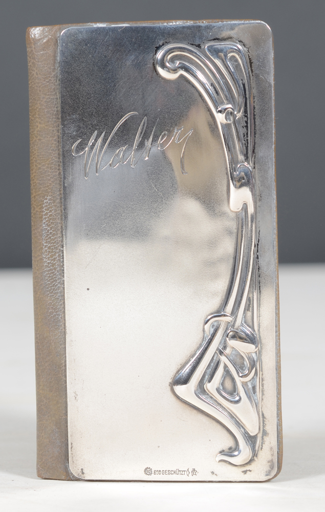 Ott & Cie, a Jugendstil silver and leather pouch — Une poche en argent massif et cuir, Allemagne, ca. 1905
