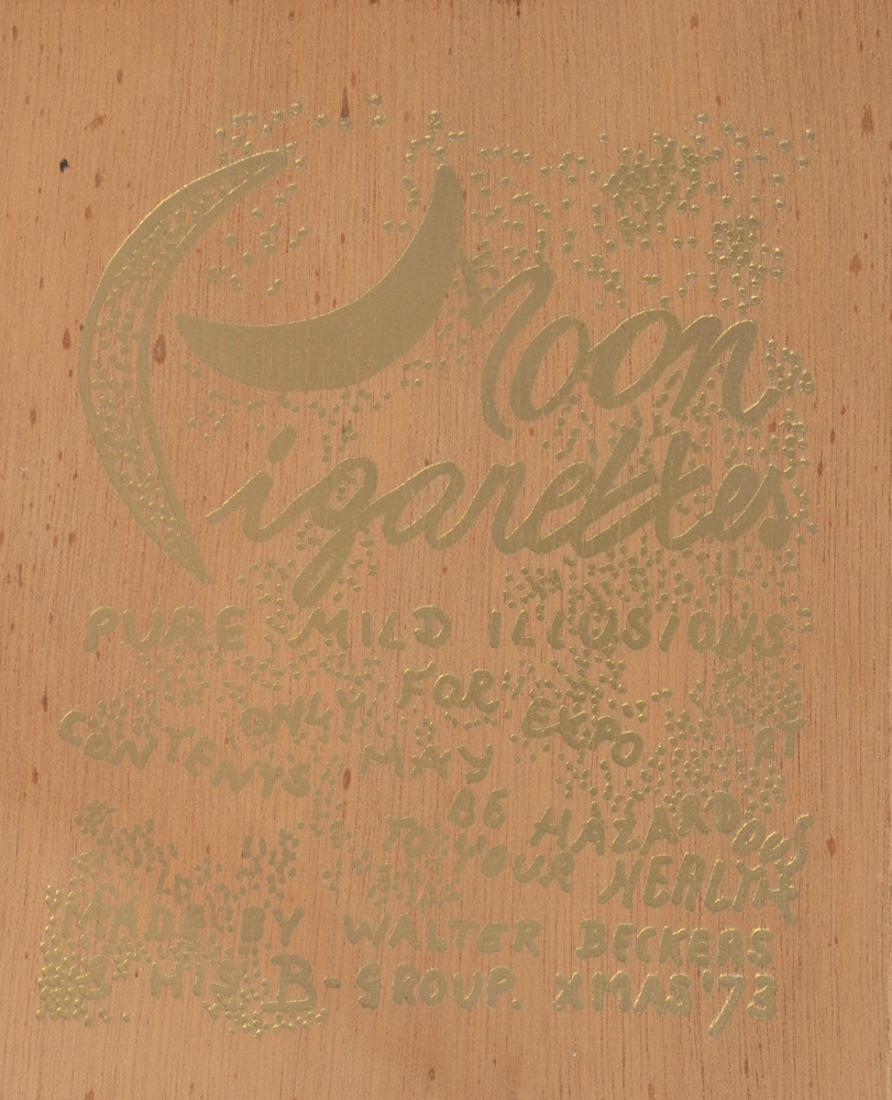 Walter Beckers — Detail of the lid of the box with gold print