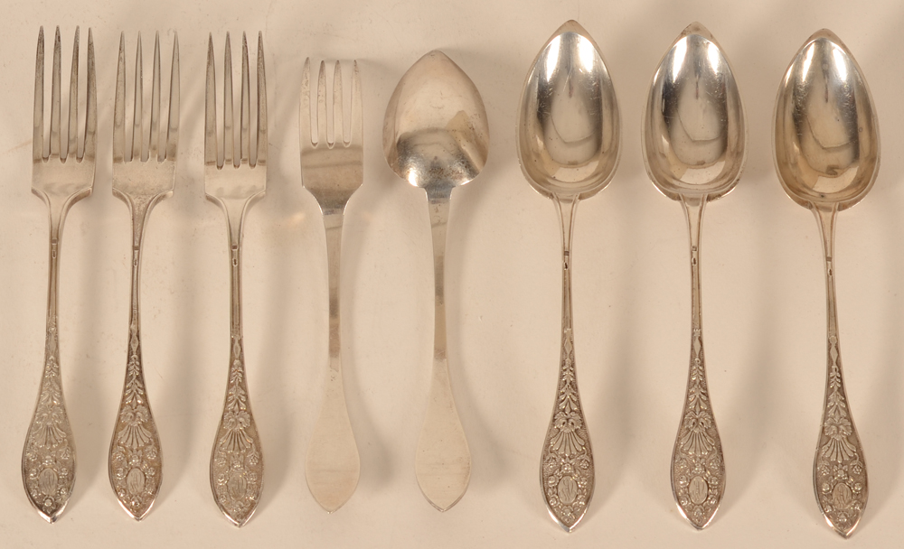 Joseph Allard — Couverts à entremets en argent, belle décoration ciselée, en totale 8 pièces