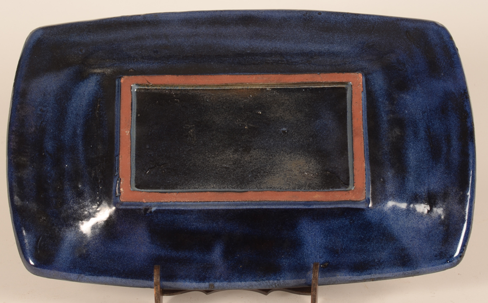 Amphora Brugge dish — Back of the dish, with an intense blue glaze