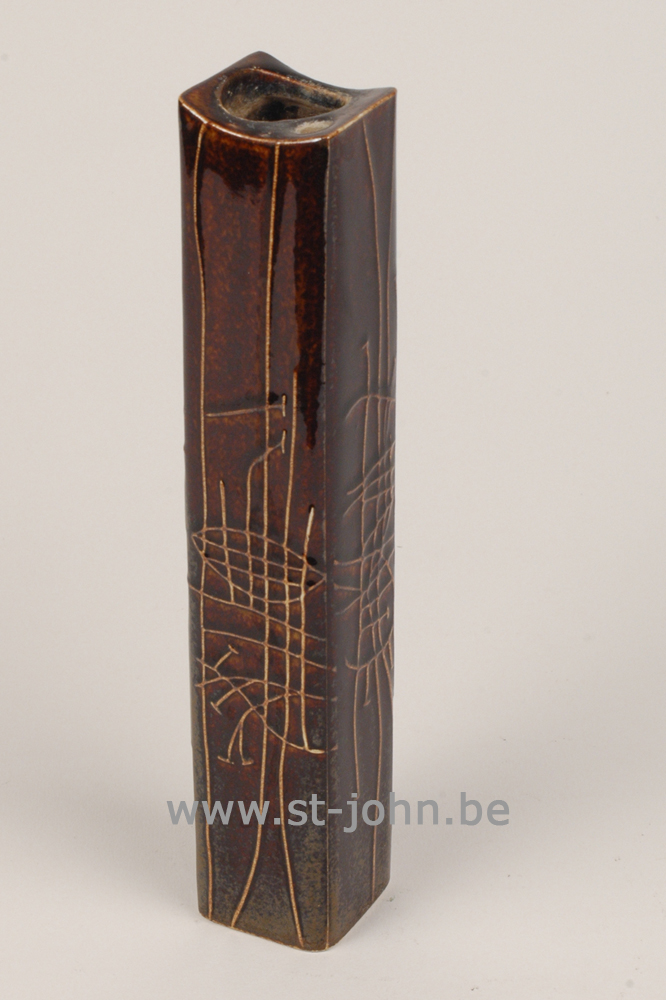 Karl Heinz Schultz-Köln for Arabia (Finland) — Vase moderniste avec décor en relief, en parfaite condition