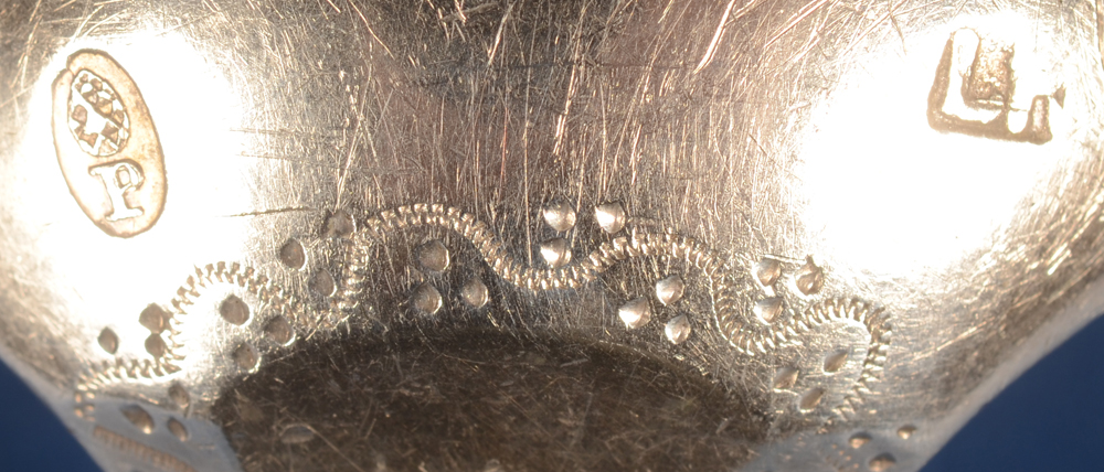serving spoon Augsburg — Marks on the back of the spoon