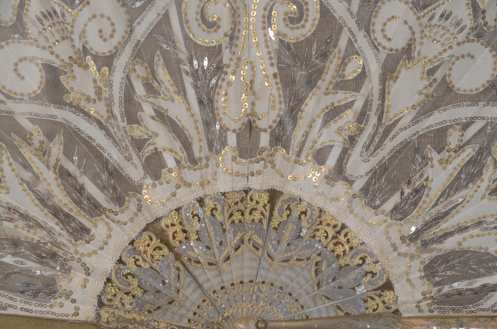 A fin-de-siècle empire style fan — Detail of the fan