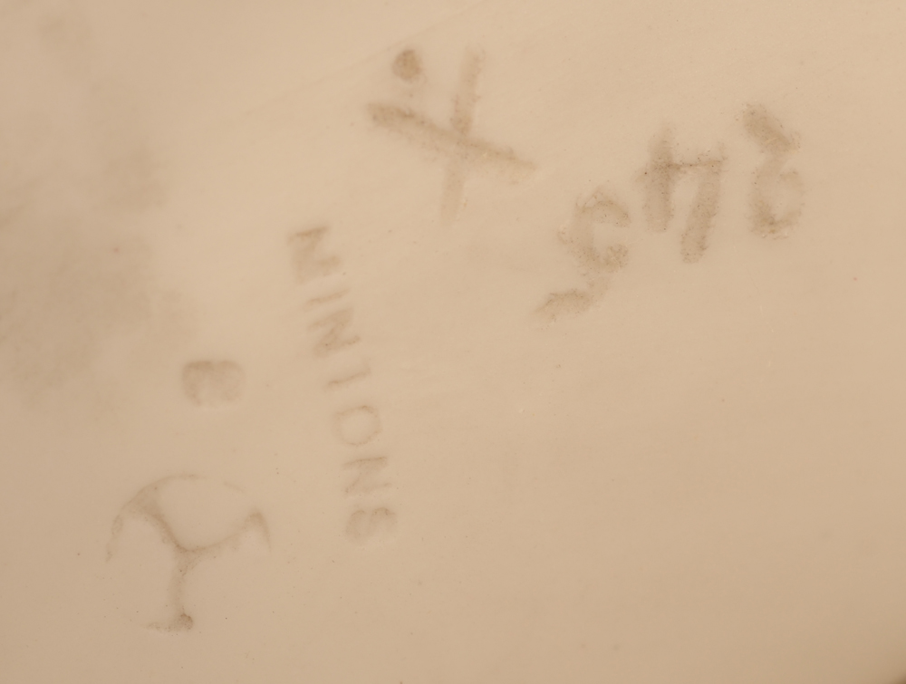Bellis — Marks on the bottom of the base
