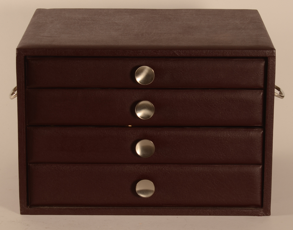 BMF 800 silver gilt canteen — The box closed