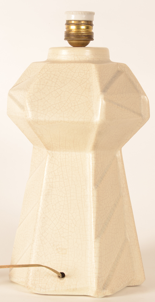 Ceramique de Bruxelles — Side view showing the original hole for the eletric cord