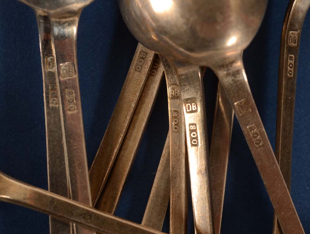 De Bist — Marks on the back of the handles