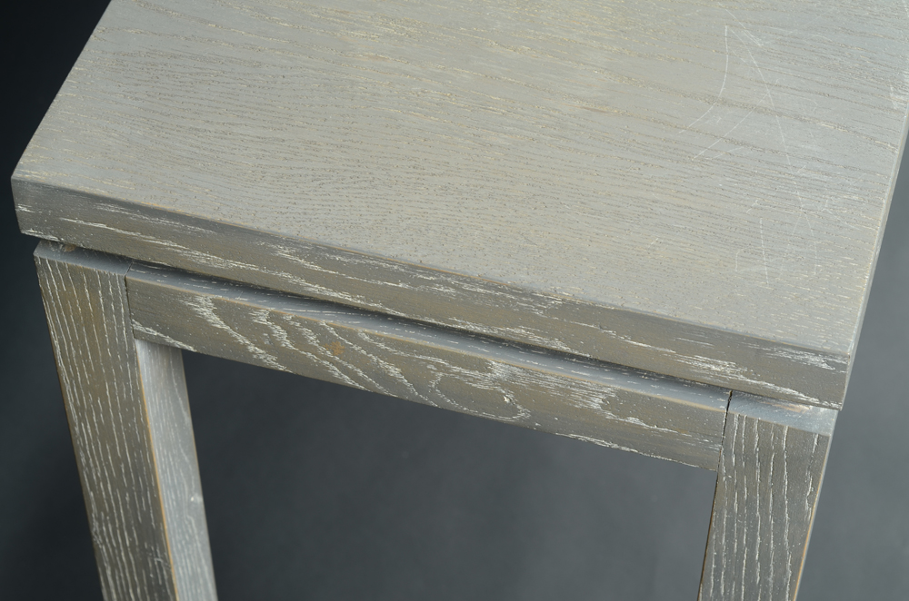 De Coene — Detailed view of the side, in cerused oak.