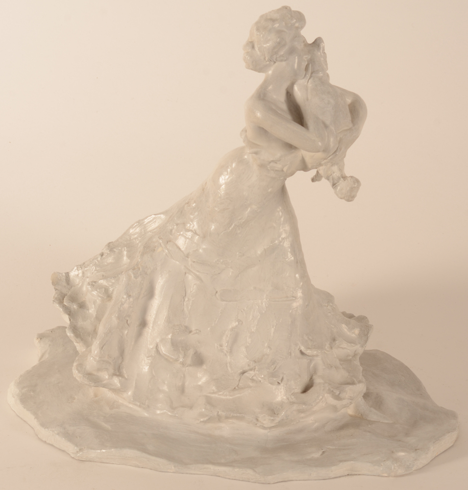 Frederic De Smet — Très rare platre originale d'une femme tenant un chaton, non signé