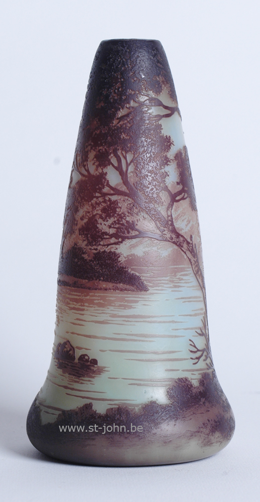 De Vez, a design by Camille Tutre de Varreux.