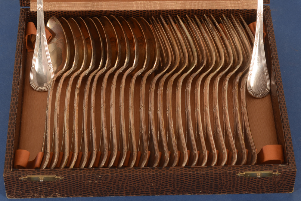 Delheid Frères — the forks and spoons in their box