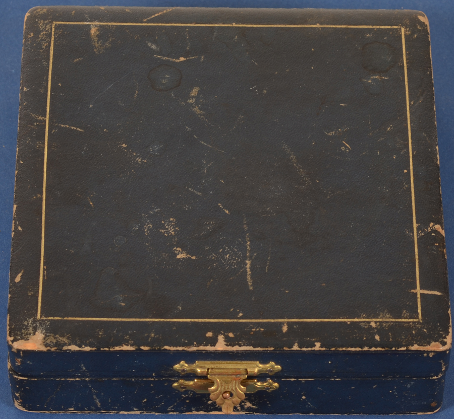 Delheid Freres — The box closed, somewhat battered