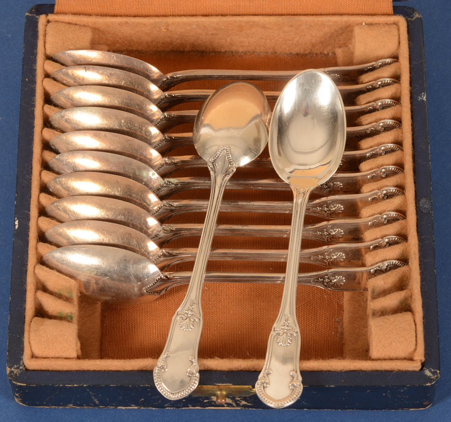 Delheid Freres — The box open