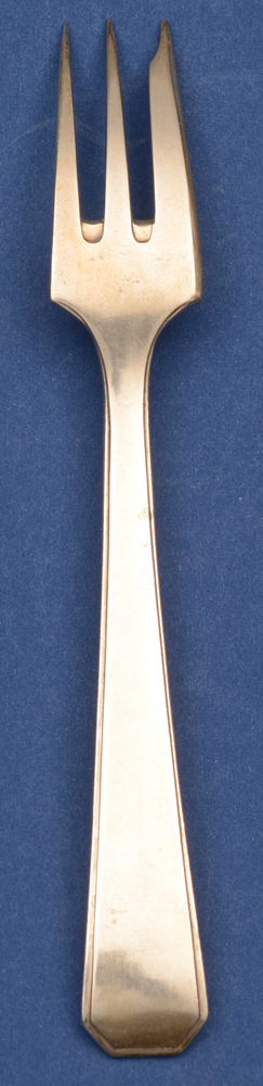 Delheid Freres — Back of the cake fork in art deco silver.