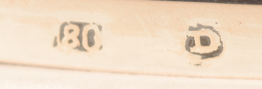Delheid Freres — Marks on the edge of the lid
