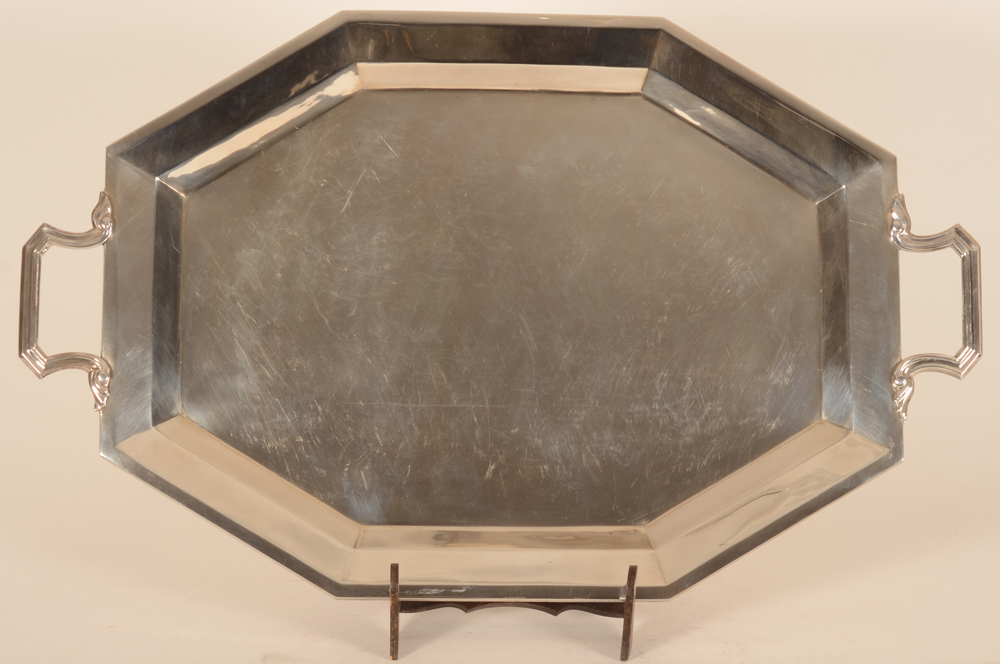 Delheid Freres — Grand plateau en argent de style L XIV, de bonne qualite.