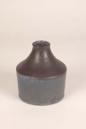 1956-1960 — Vase, 12,5 x 10,5 cm,&nbsp;impressed mark "JM" &amp; glaze formula (bottom).