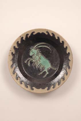 1948-1950 — Dish, diam. 24 cm, incised signature (bottom).