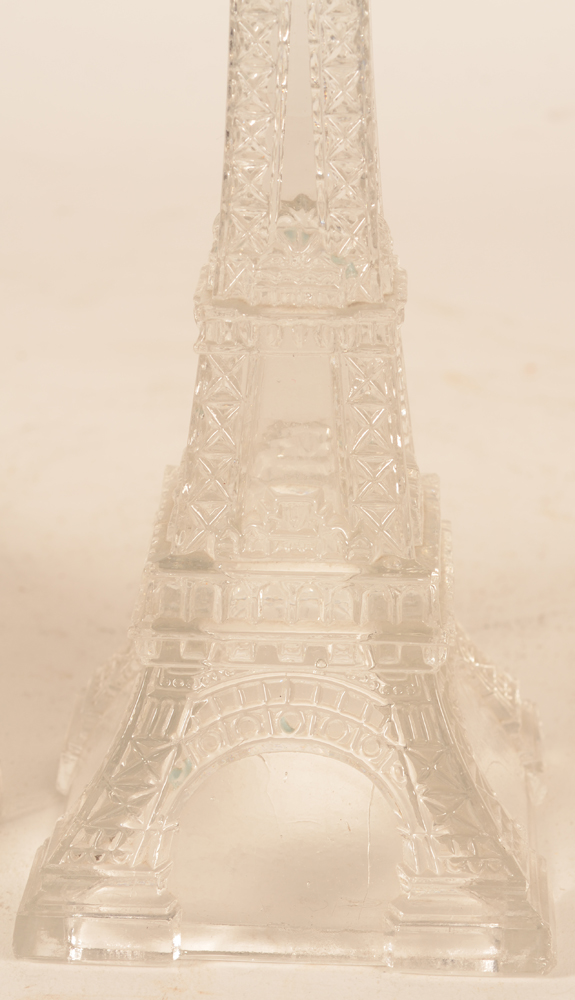 Eiffel tower candlesticks — Detail of the base