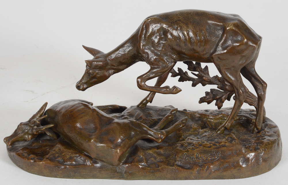 Albert Laplanche — Cerf et biche, un bronze patiné et signé