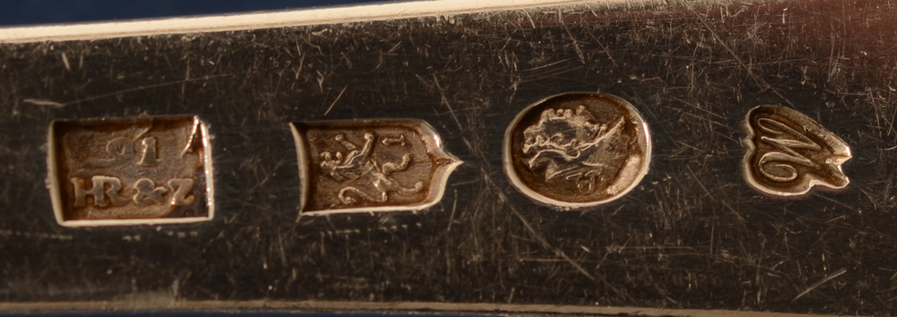 Roelof Helweg & Zoon — Marks on each piece at the back of the handle