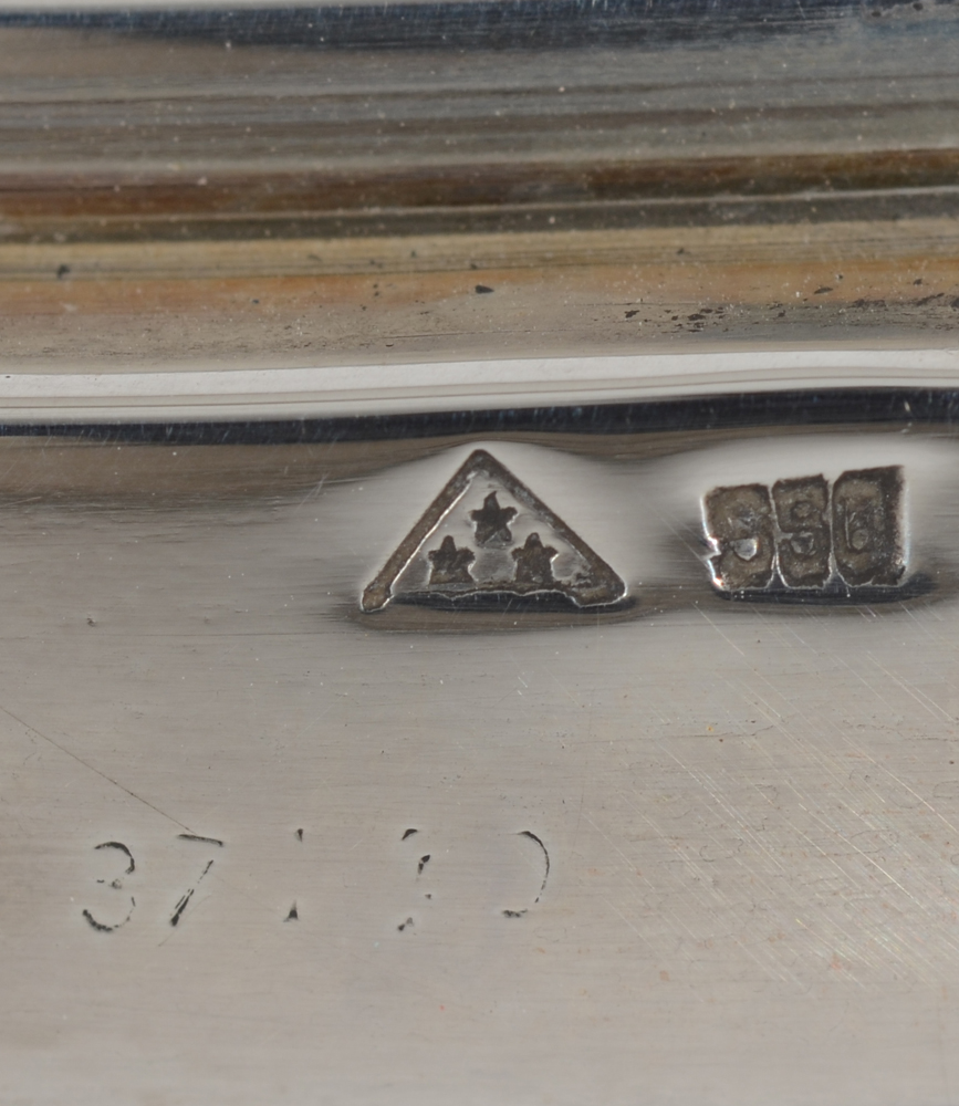 Wolfers Frères S.A. (Bruxelles) — Makers mark and alloy mark on the side of the base, a production number also visible