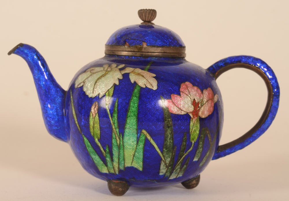 Japanese cloisonné enamel tea pot — petit théière japonaise en email cloisonné, période Meiji