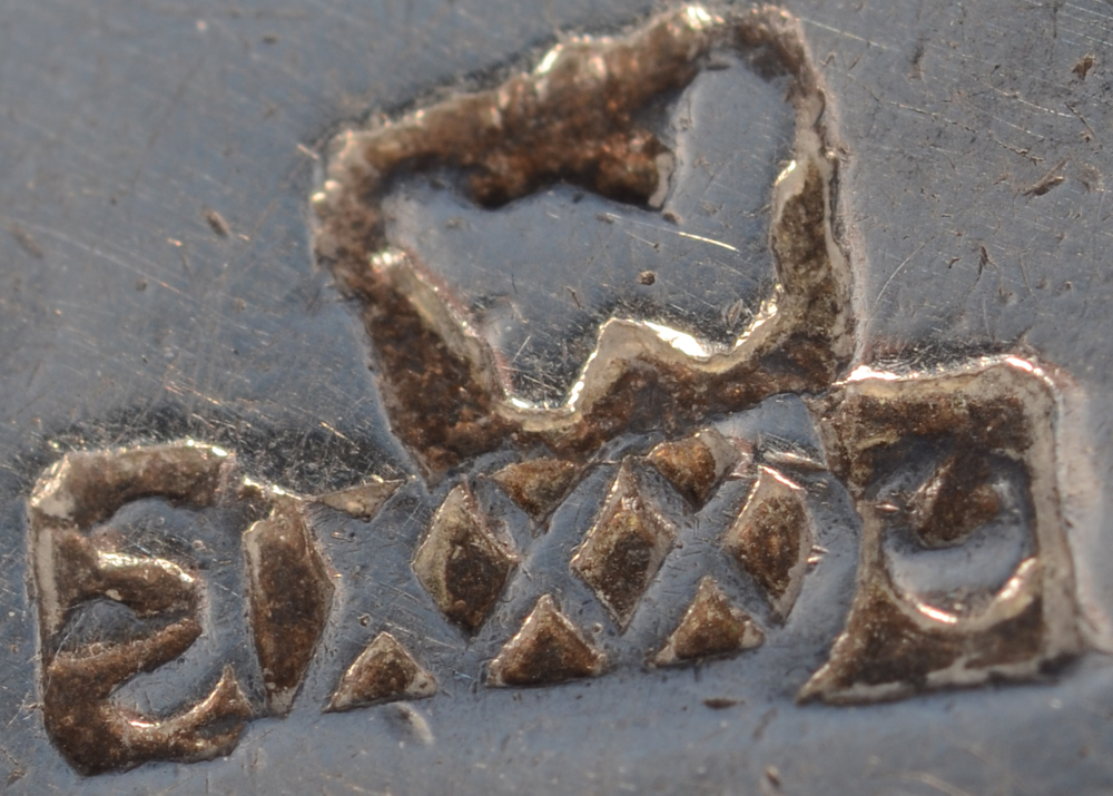 Willem Wobbe — Detail of the marks on the bottom of the base