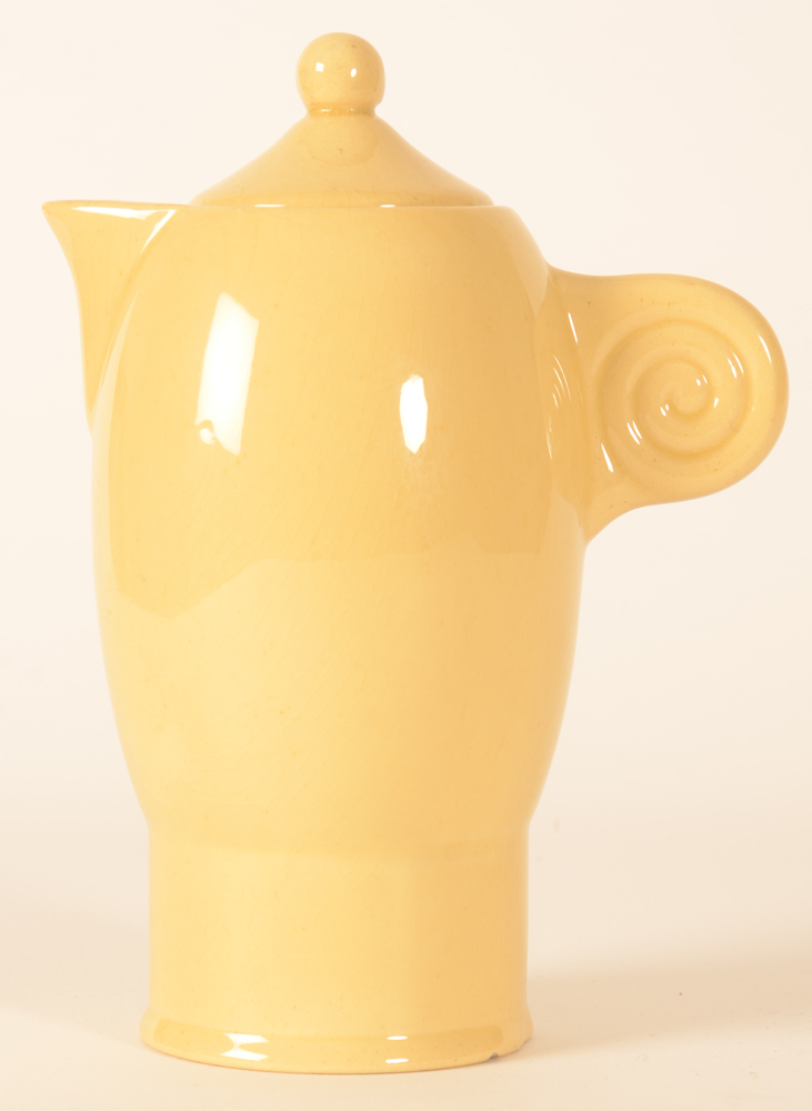 Jean Luce — Cafetière en céramique jaune, art deco, marquée sous la base (deux petits éclats)