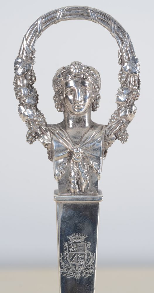 Silver Oil and Vinegar stand Paris 1809-1819 — Detail of the top of the handle of the stand with coat of arms