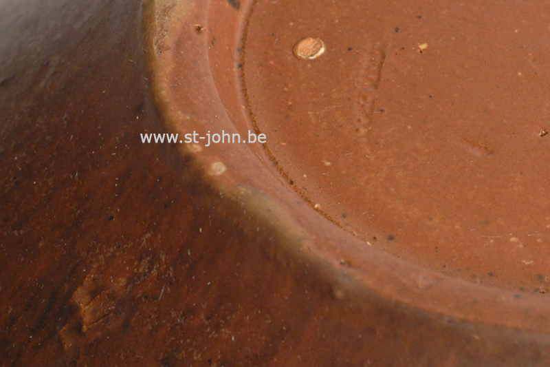 Joost Marechal: stamp on the bottom