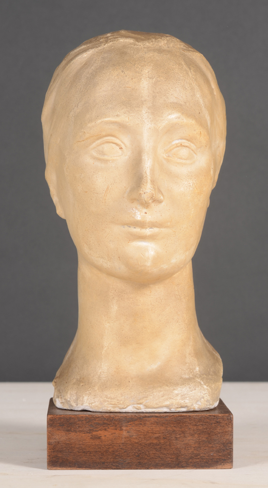 Madeleine Van Thorenburg — Frontal view