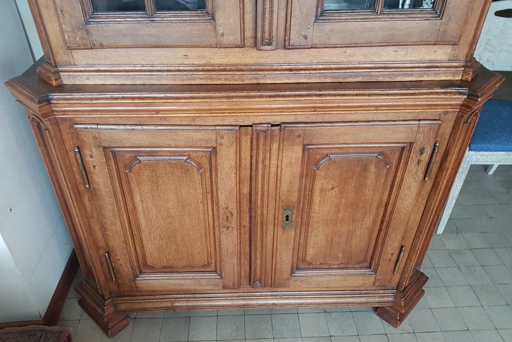 Flemish oak display cabinet — <p>Lower part of the display cabinet</p>