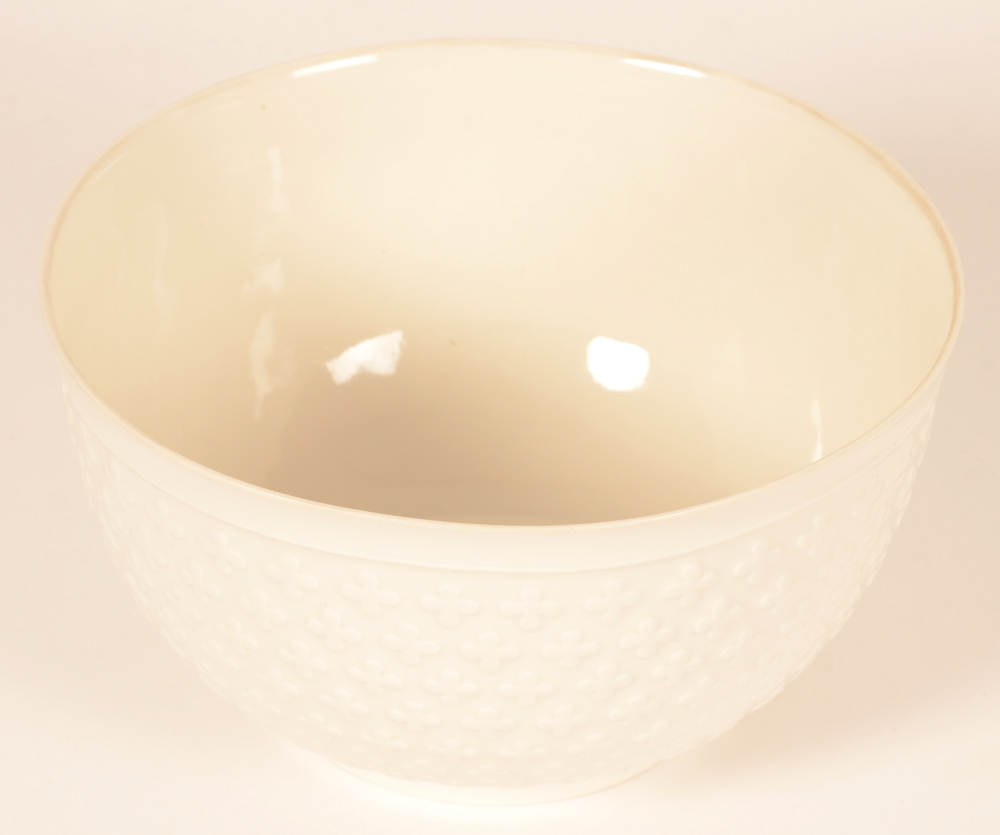Thorklid Olsen — Coupe en porcelaine Royal Copenhagen, très fin avec un décor de trefles. En parfait état.