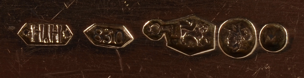 silver puntfilet cake server — Marks on the back of the handle