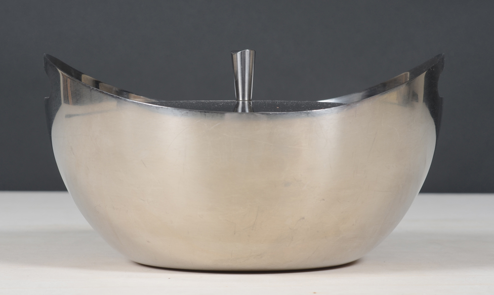 Stephan Winteroy for Orfèvrerie Wiskemann S.A. — Légumier couvert en metal, design de la fin des années '50, produit par Wiskemann à Bruxelles
