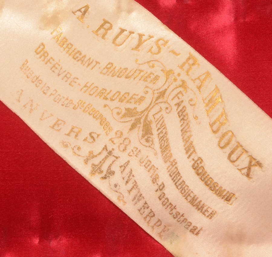 Schapmans — Retailers label inside the box