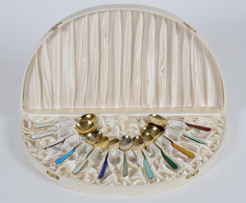 Finnish tea spoon set — The presentation box open