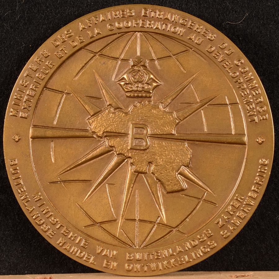 Francine Somers — Back of the bronze medallion