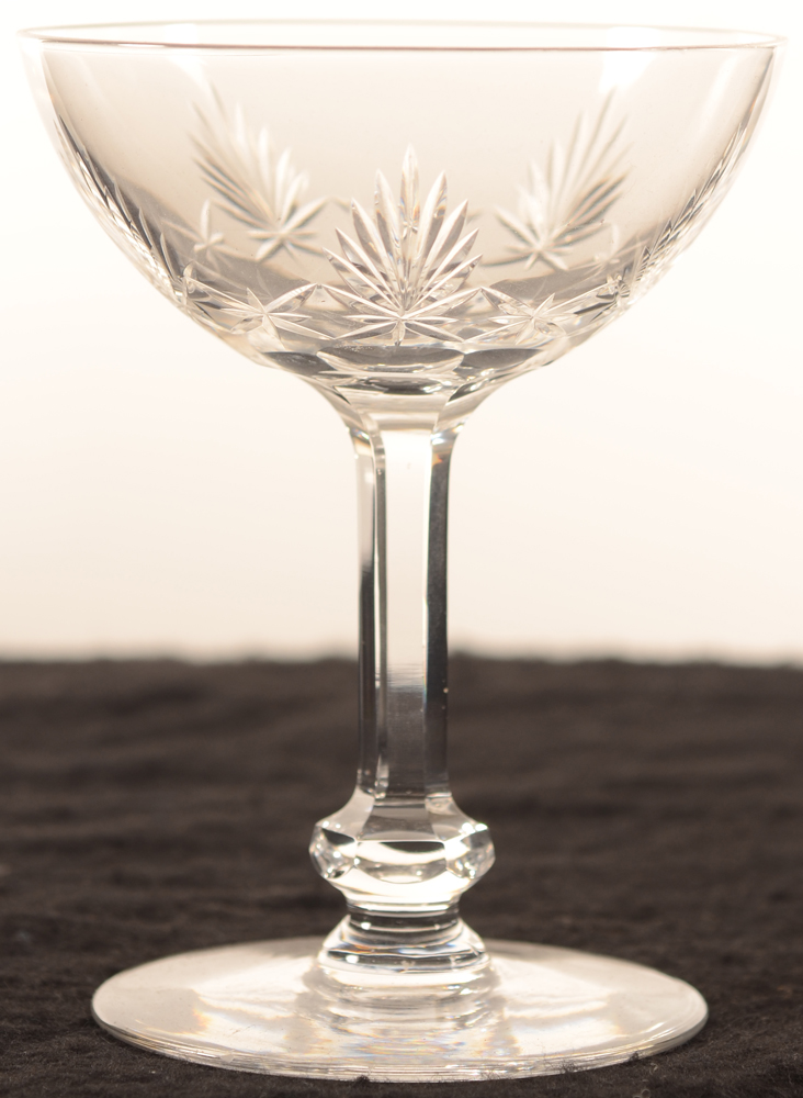 Val Saint-Lambert coupe taille2 lage knoop 131 — Val St-Lambert, modele coupe taille2 noeud bas, verre de vin en cristal, hauteur 131 mm&nbsp;<br>