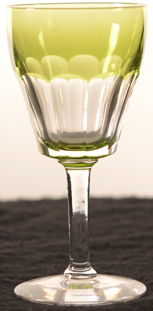 Val Saint-Lambert Mery côtes plates Riesling green 129 — Val St-Lambert, modele Mery Riesling vert, verre de vin en cristal, hauteur 129 mm 