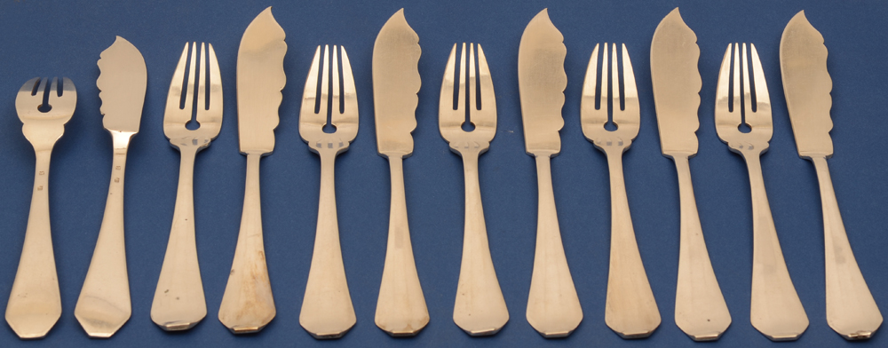 Van Damme Bruges  — <p>Alternate view of the set of silver cutlery</p>