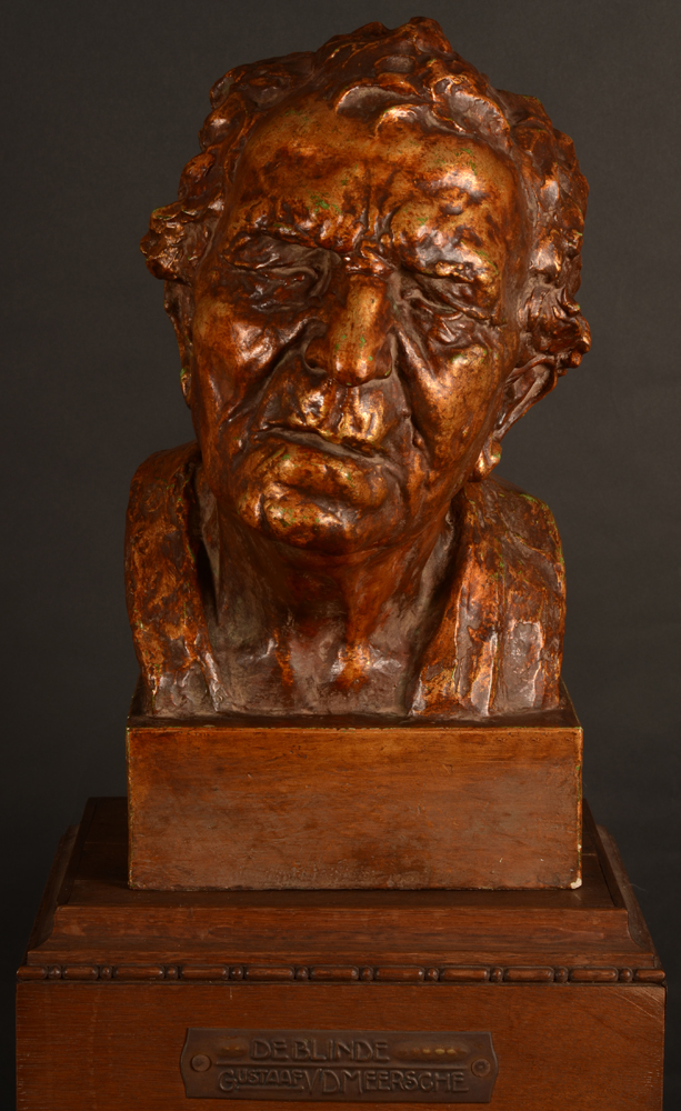 Gustave Van den Meersche — De Blinde, een vroege realistische sculptuur op zijn originele houten sokkel.