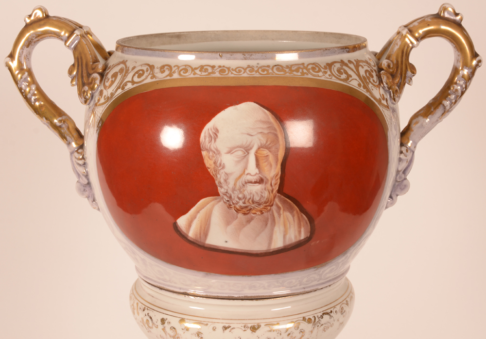 Vieux Bruxelles — Detail of the top of the vase