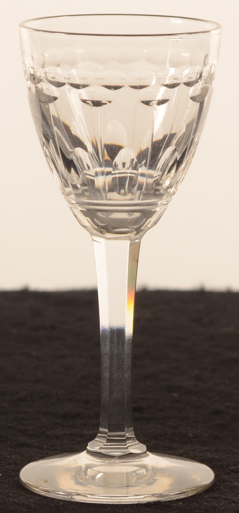 Val Saint-Lambert Nestor taille 106 — Val St-Lambert, modele Nestor taille ecaille et olive, verre en crystal, hauteur 106 mm